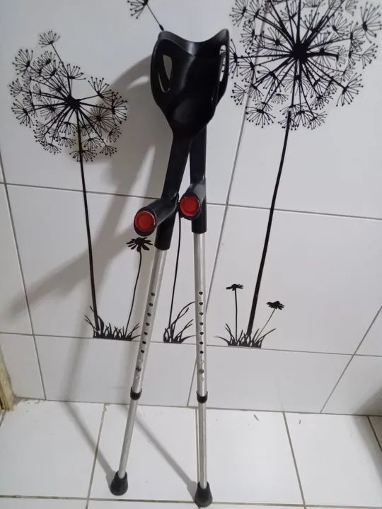 Par de Muletas de Braço - Novas - Foto 2