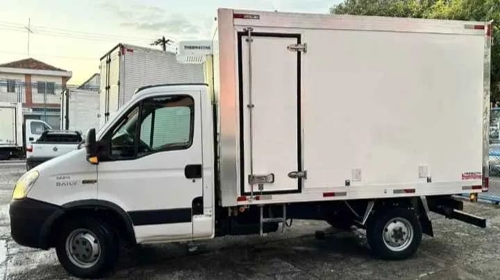 IVECO DAILY 35S14 - ANO 2018 - Foto 2
