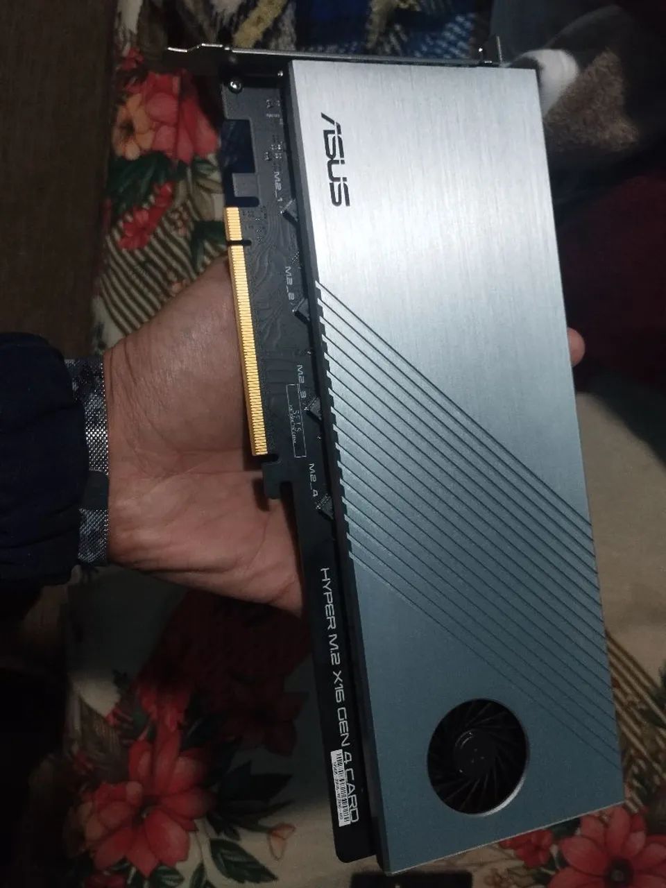 Adaptador ASUS Hyper M.2 X16 Gen 4 Card - Foto 2