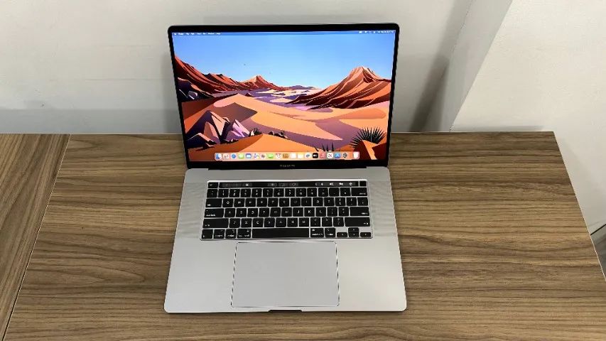 MACBOOK PRO, 32 GB RAM, CORE i9, 1 TB, 15.4 POLEGADAS, TOUCH BAR, A1990