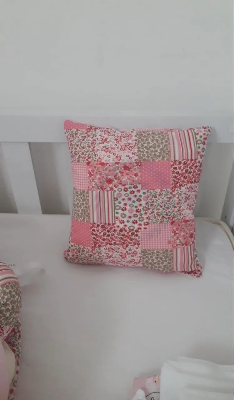 Ninho de Bebê rosa com estampa rosa de flores - Foto 3