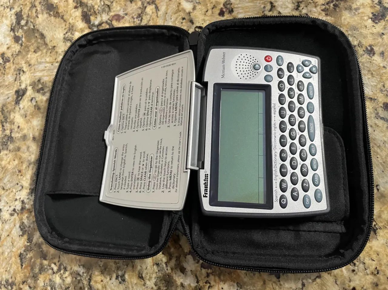 Dicionário inglês e espanhol. 