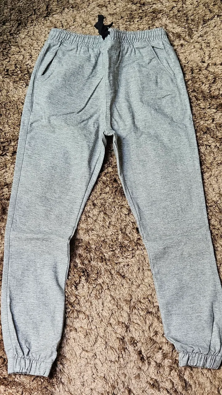 Calça jogger cinza tamanho 40
