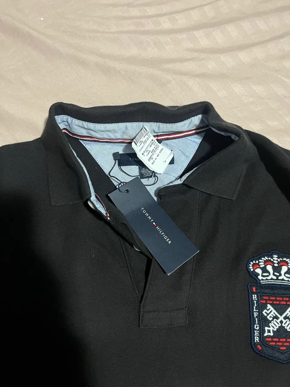 Camisa polo tommy original com mancha - Foto 2