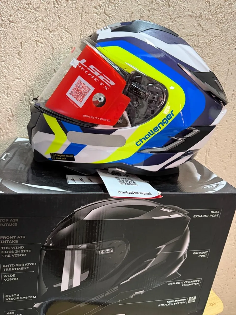 Capacete LS2 Challenger - Design Moderno e Segurança