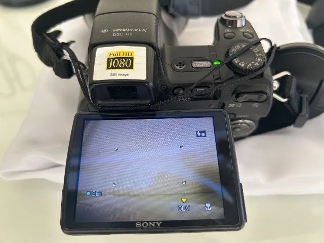 Câmera Sony Ciber-Shot DSC H9 e lente VCL-DH0774 - Foto 4