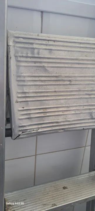 Escada de Alumínio para Pintura e concertos em geral usada - Foto 4