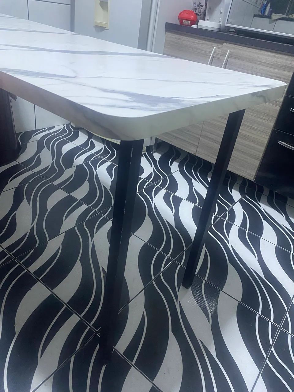 Mesa marmorizada 