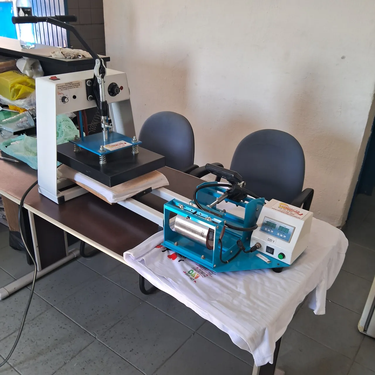 Máquina de estampar camisetas