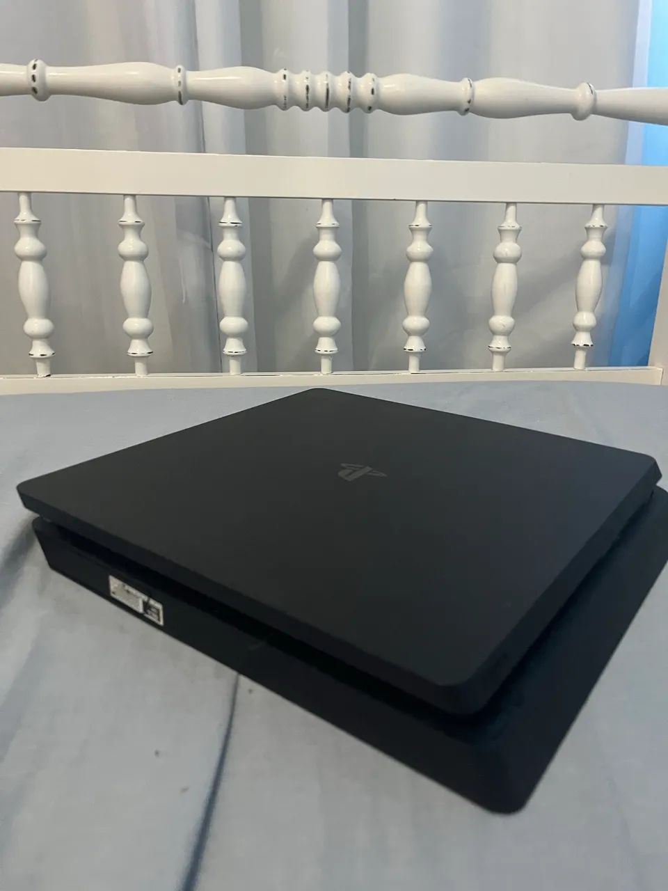 Ps4 com dois controles e jogos  - Foto 3