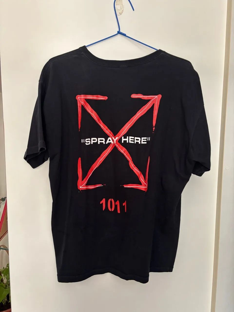 Camiseta Off-White Spray Here