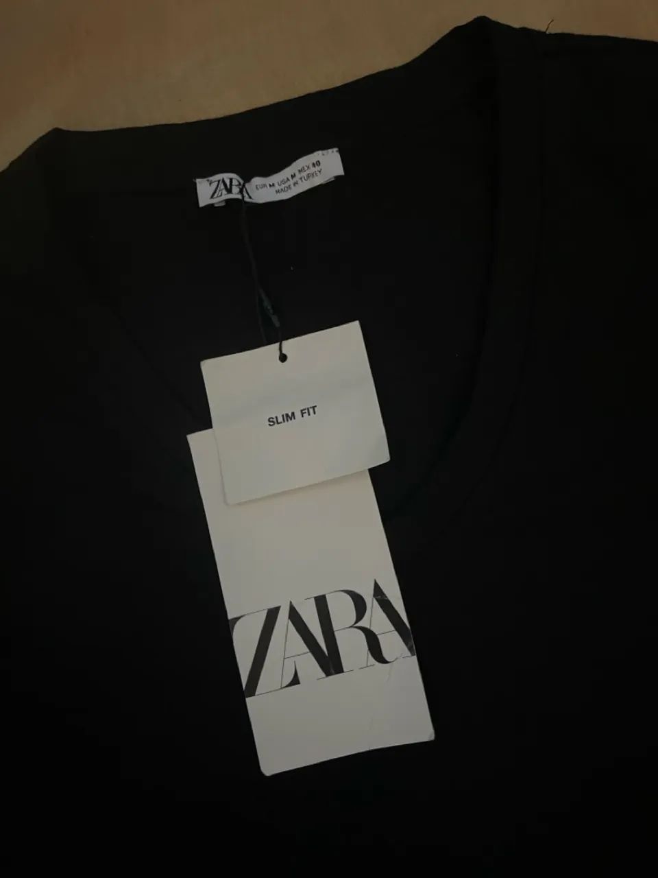 Camiseta Zara Slim Fit Preta