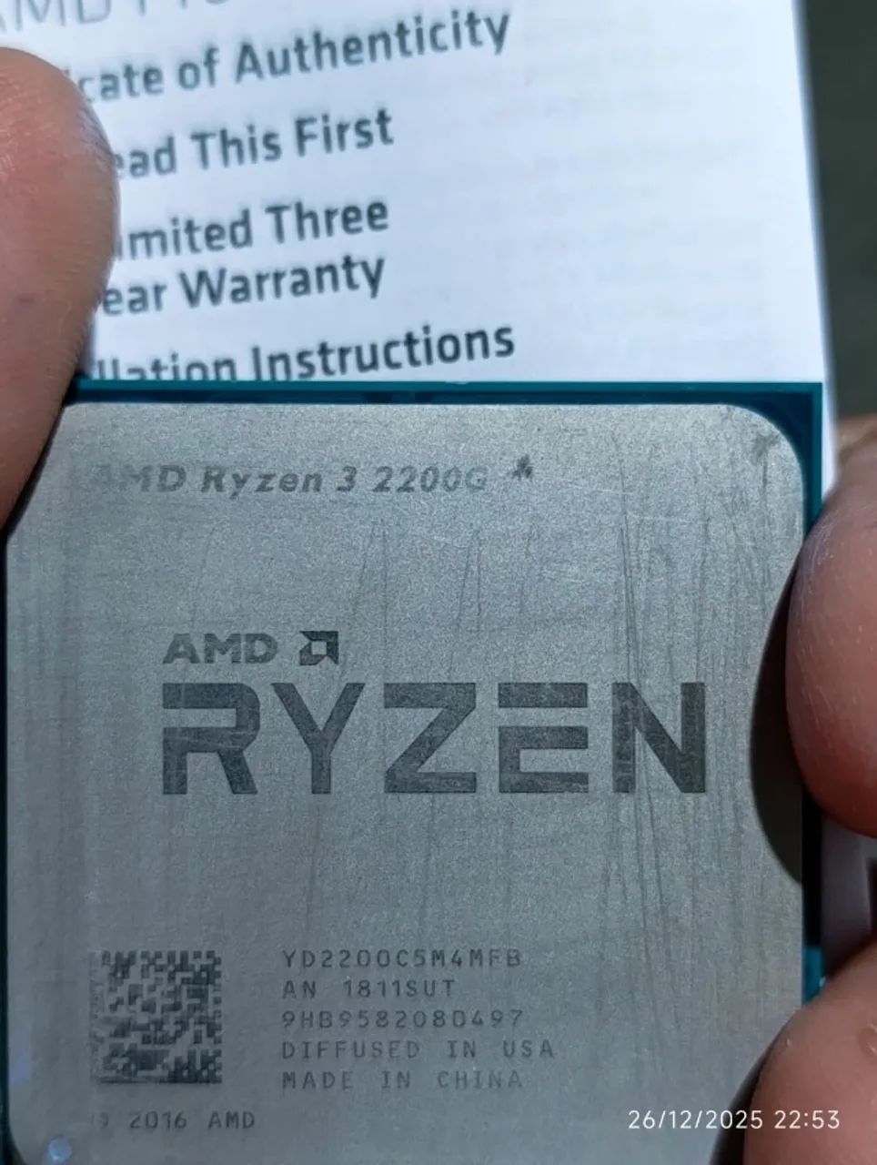 AMD Ryzen? 3 2200G with Radeon? Vega 8 Graphics