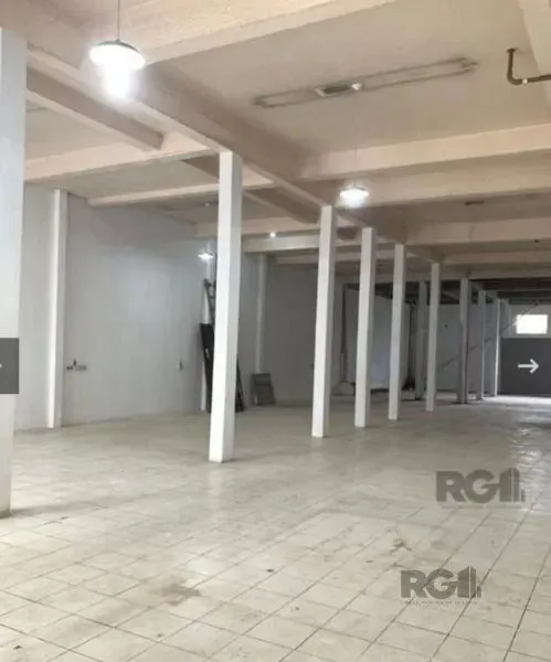 Loja em Porto Alegre, no bairro Cavalhada, para locação.