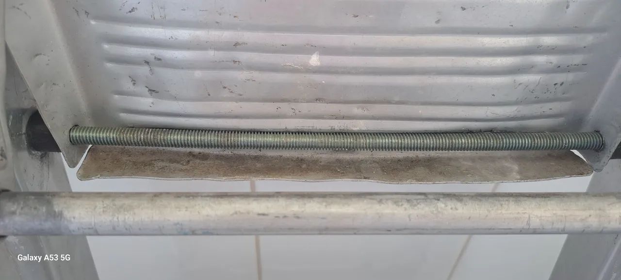 Escada de Alumínio para Pintura e concertos em geral usada - Foto 2