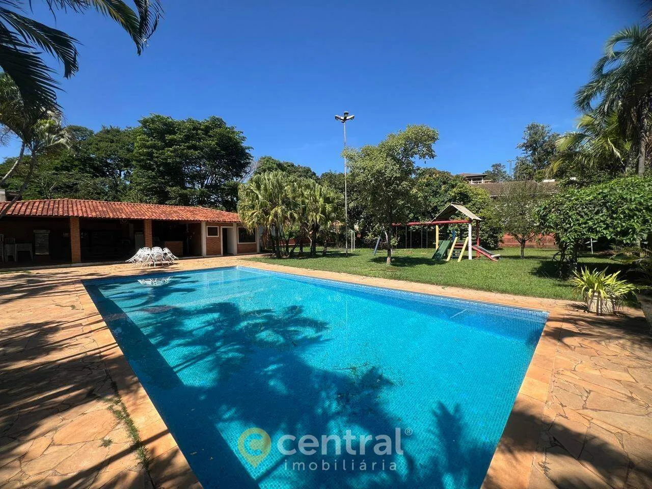 CASA NO CONDOMÍNIO SHANGRI LA | 4 SUÍTES | 3000 M² TERRENO