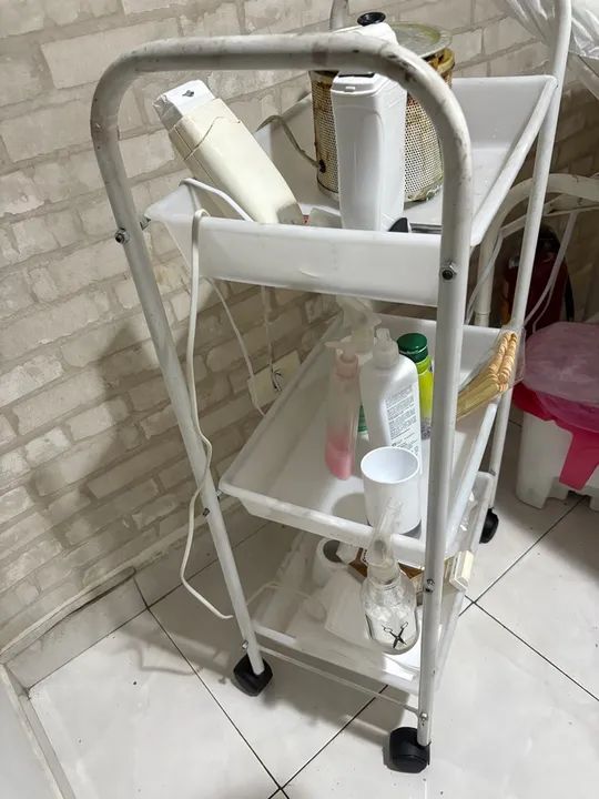Carrinho auxiliar para salão de beleza