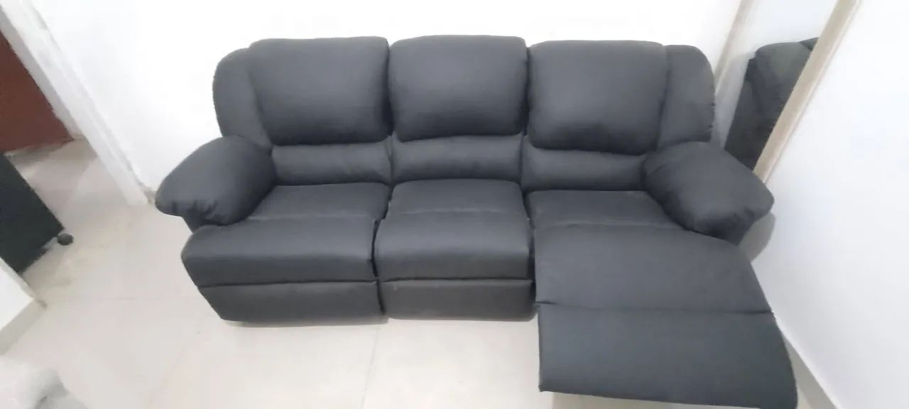 Sofa couro preto - Foto 2