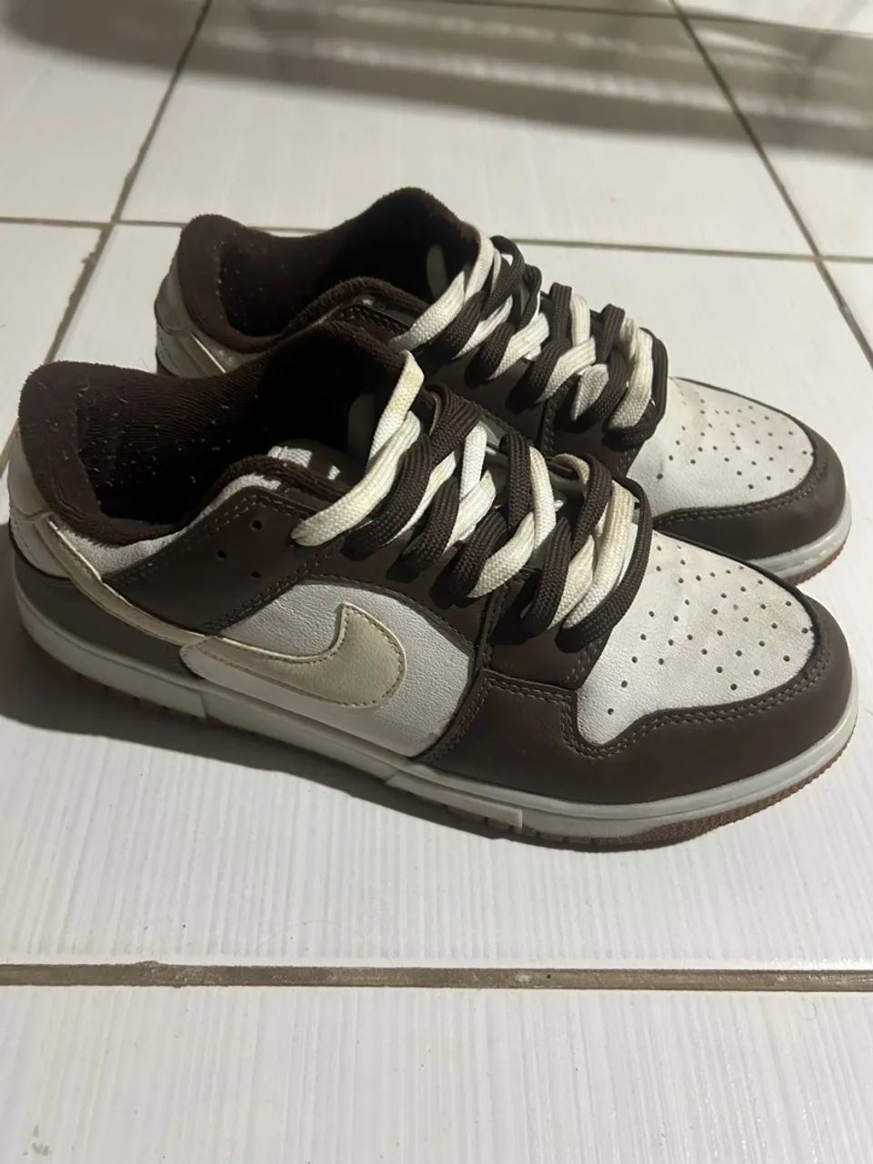 Tênis Nike Dunk Low Marrom e Branco - Foto 2