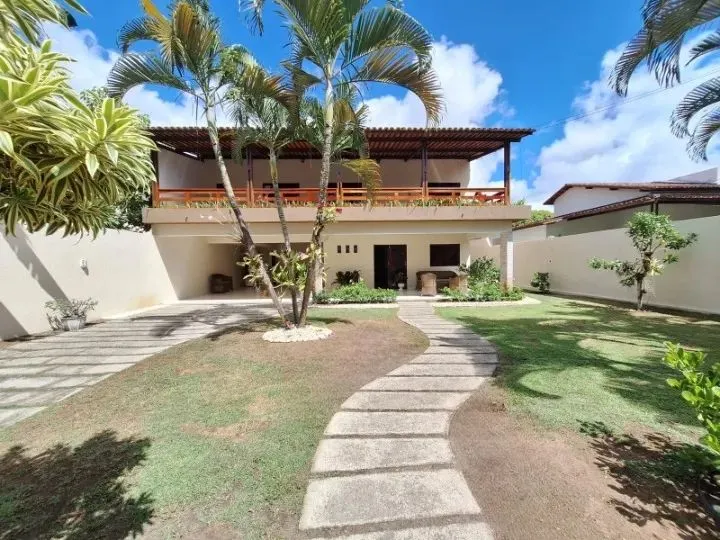 Casa no Cond. Rancho Bom nascente, 4/4 , jardim e quintal ( Somente à vista )