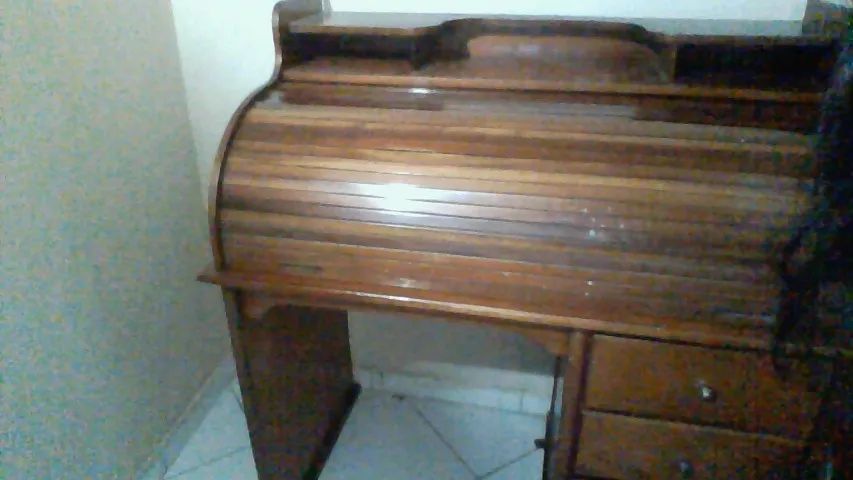 Vendo escrivaninha retrô em madeira maciça - Foto 2