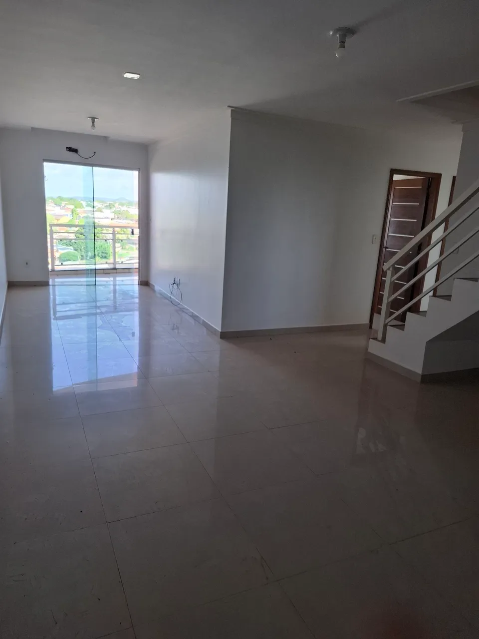 Alugo Apto em Cobertura