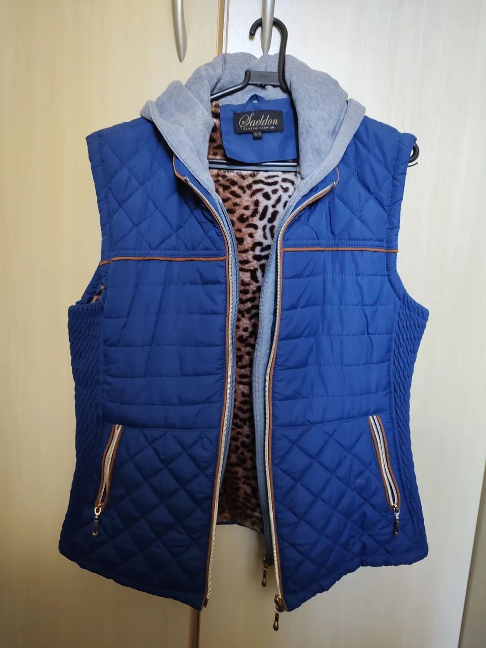 Colete Feminino Azul com Capuz - Foto 2