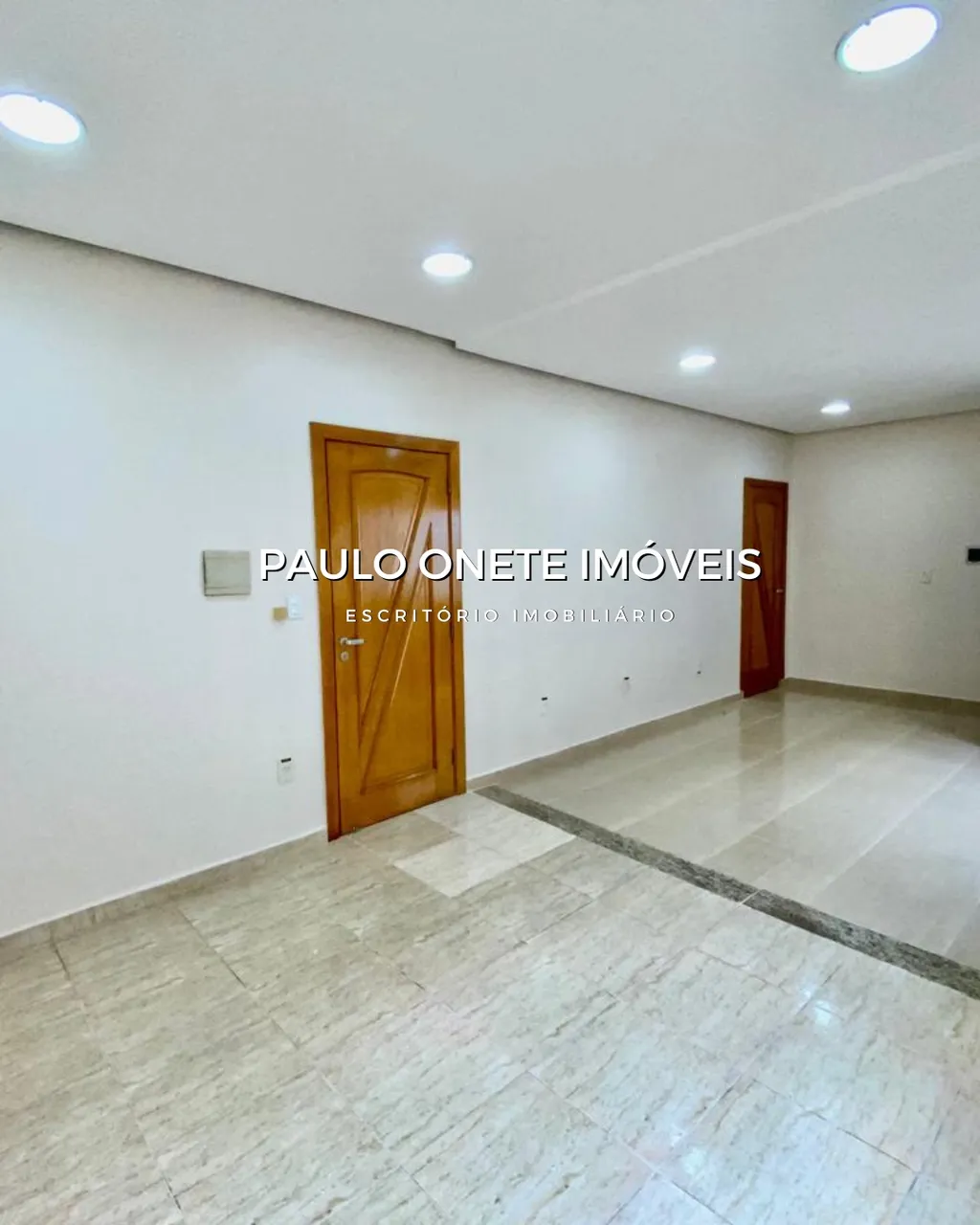 ALUGA-SE SALA COMERCIAL COM EXCELENTE LOCALIZAÇÃO