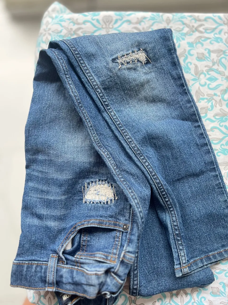 Calça Jeans Infantil Rasgada