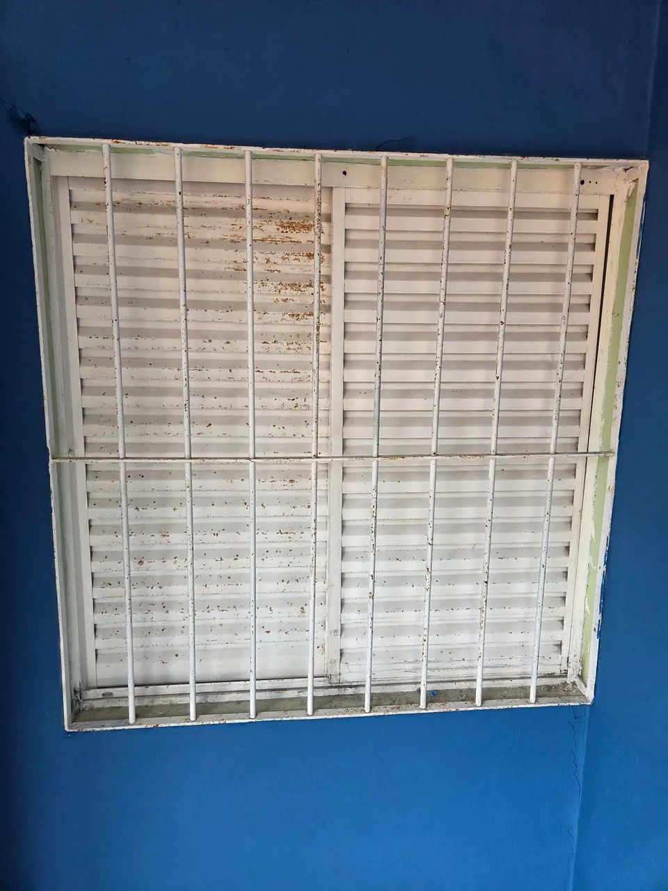 Vitro janela 1,50x1.20 4  folhas 2  fixa 2 movel forte e segura de aço +  grade  forte   - Foto 5