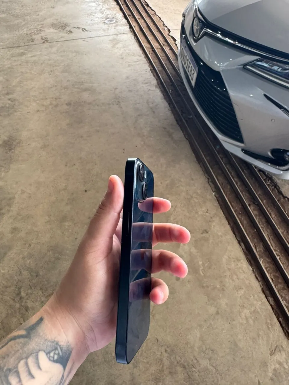 iPhone 14, sem marcas de uso