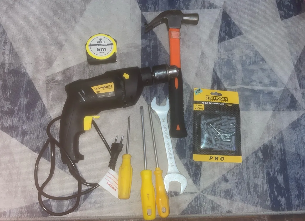 Kit Ferramentas Completo - Furadeira, Martelo e Mais!