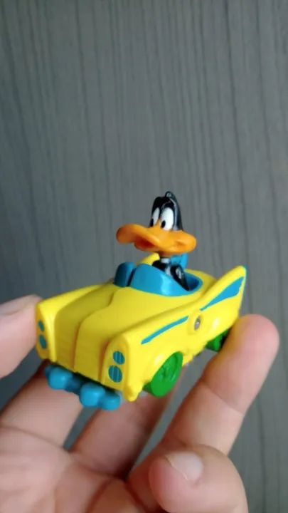 Carro looney tunes patolino mcdonalds. Importado