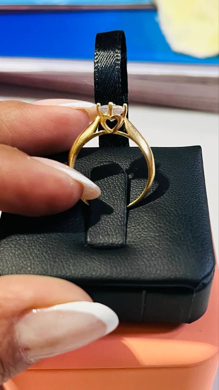 Anel solitário de coração ouro 18k 