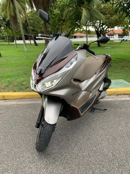 Honda PCX 150 2022 - Completa e impecável