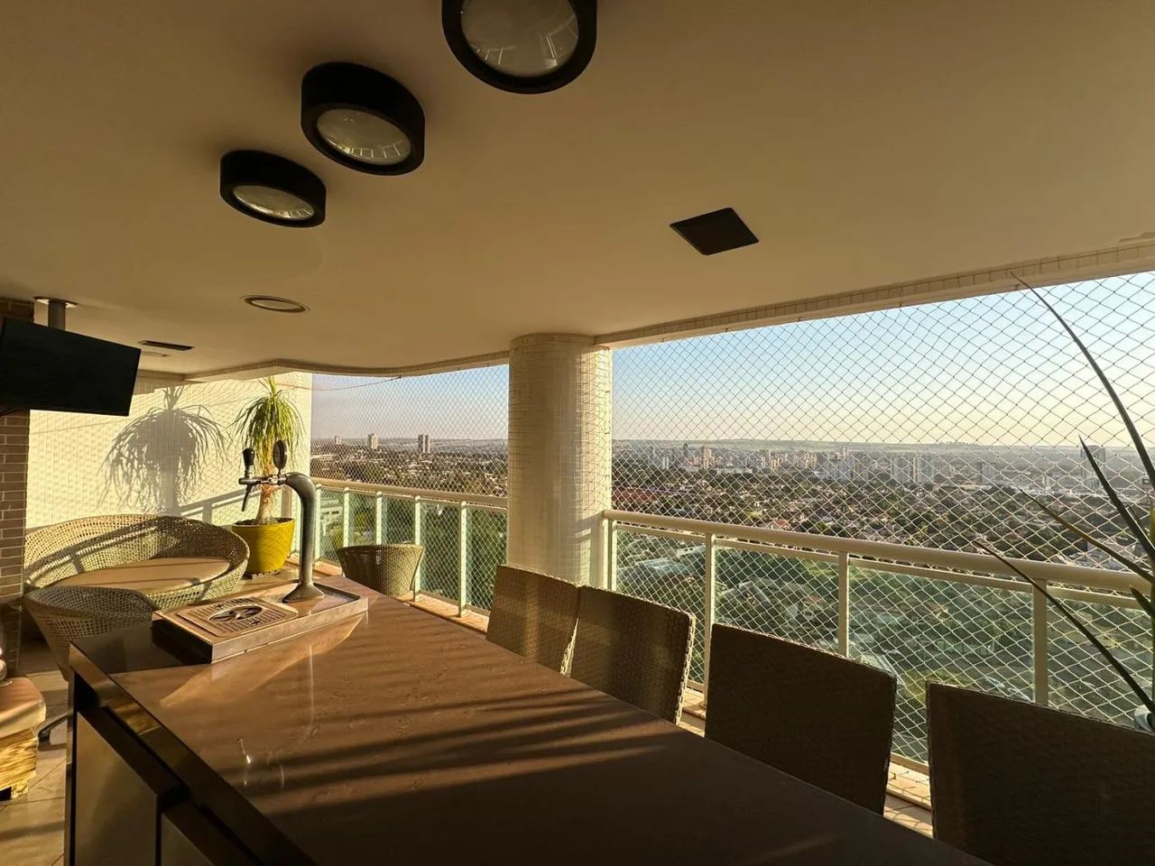 APARTAMENTO PARA LOCAÇÃO NO ED. DOPPIO SPAZIO, 3 QUARTOS SENDO SUÍTES, 240m² - R$7.000,00 