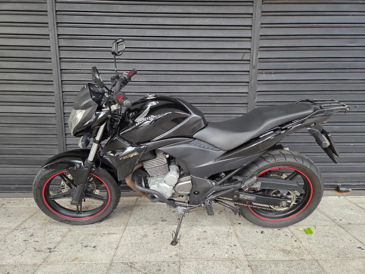 Honda  - CB 300R - 2014 - Foto 4
