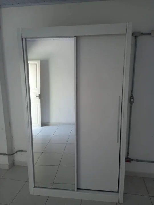 Guarda-Roupas de Correr com Espelho