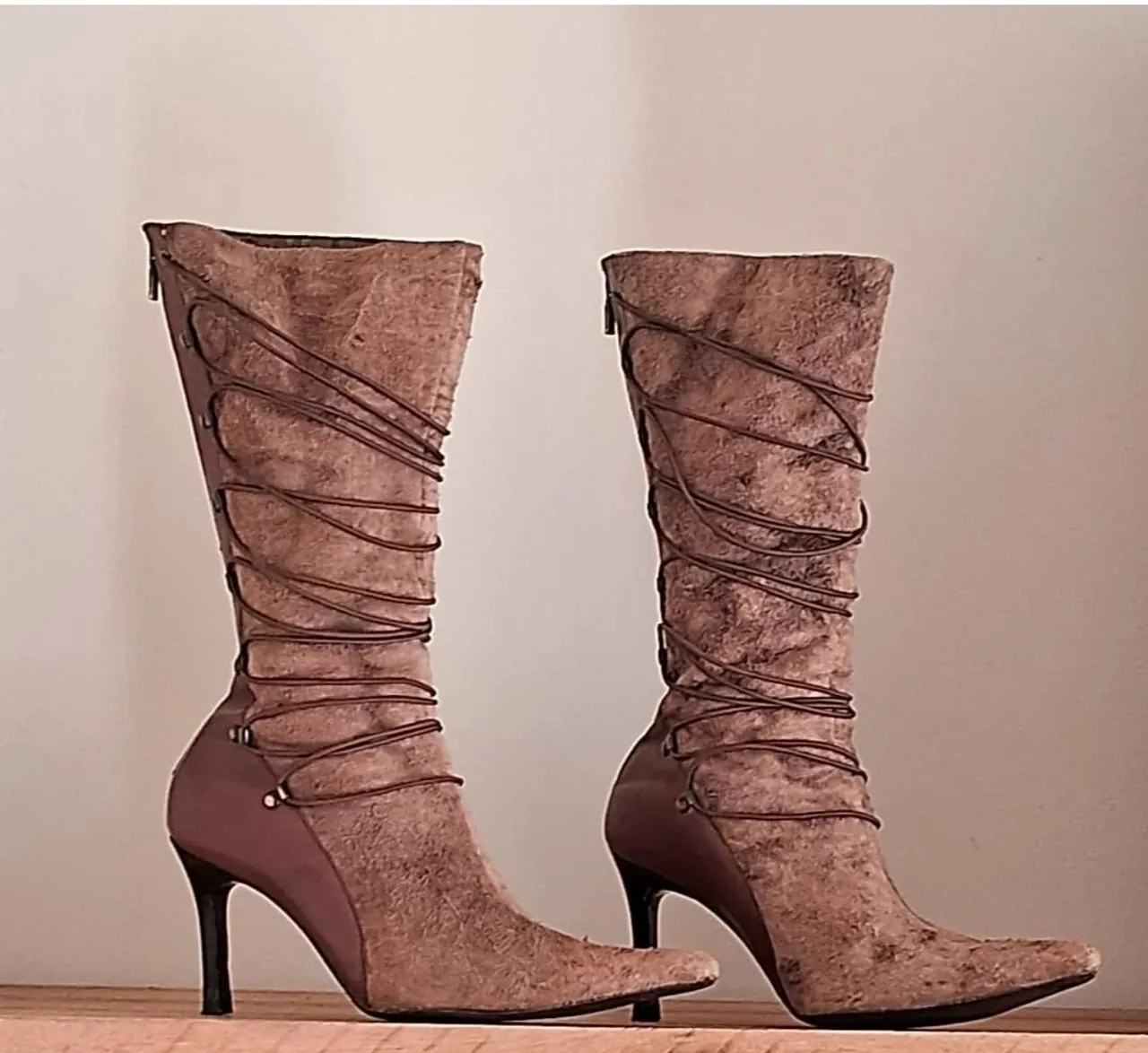 Botas Femininas de Couro com Cadarço - Elegância e Estilo