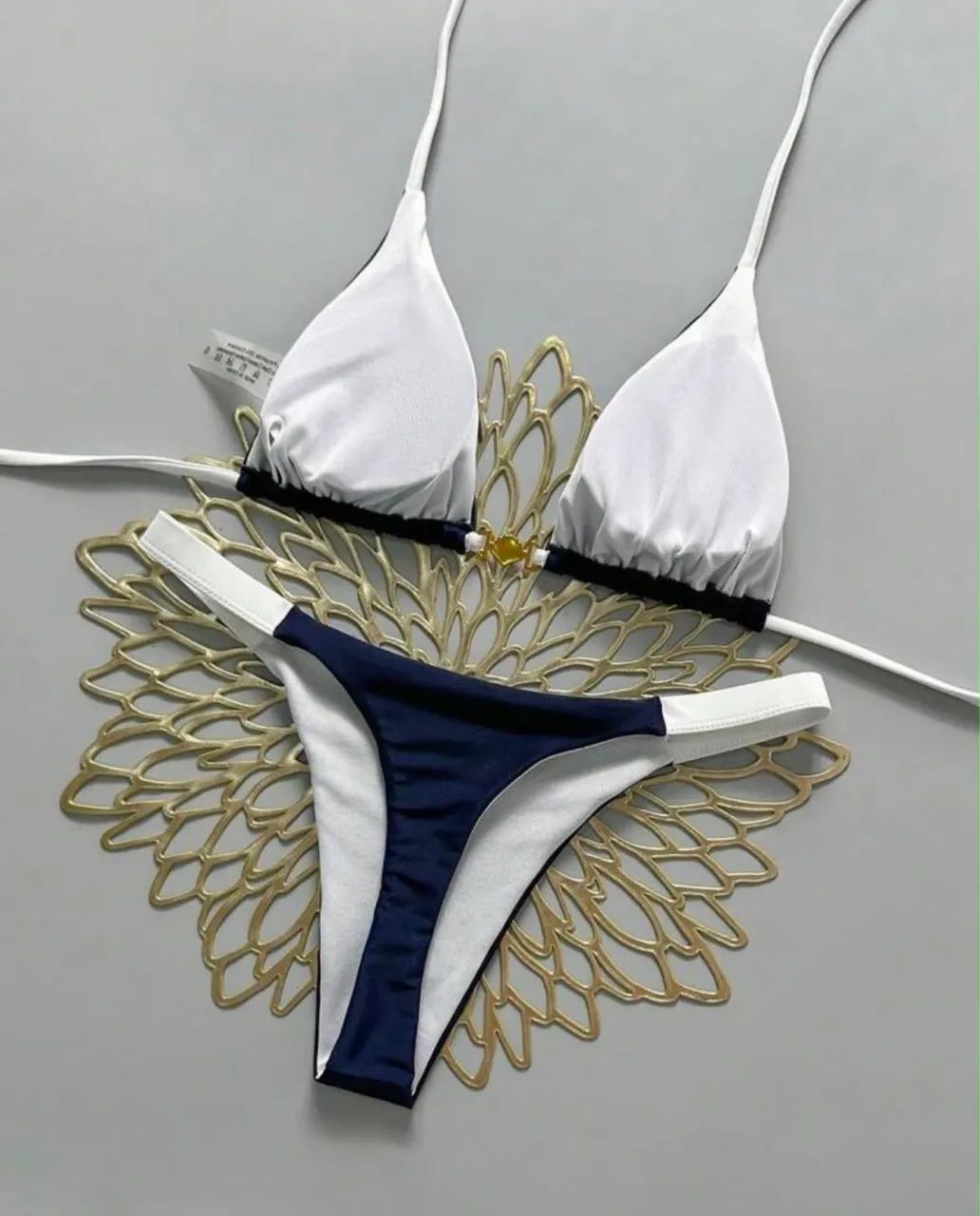 Biquíni dupla face (branco e azul) com pingentes  - Foto 4