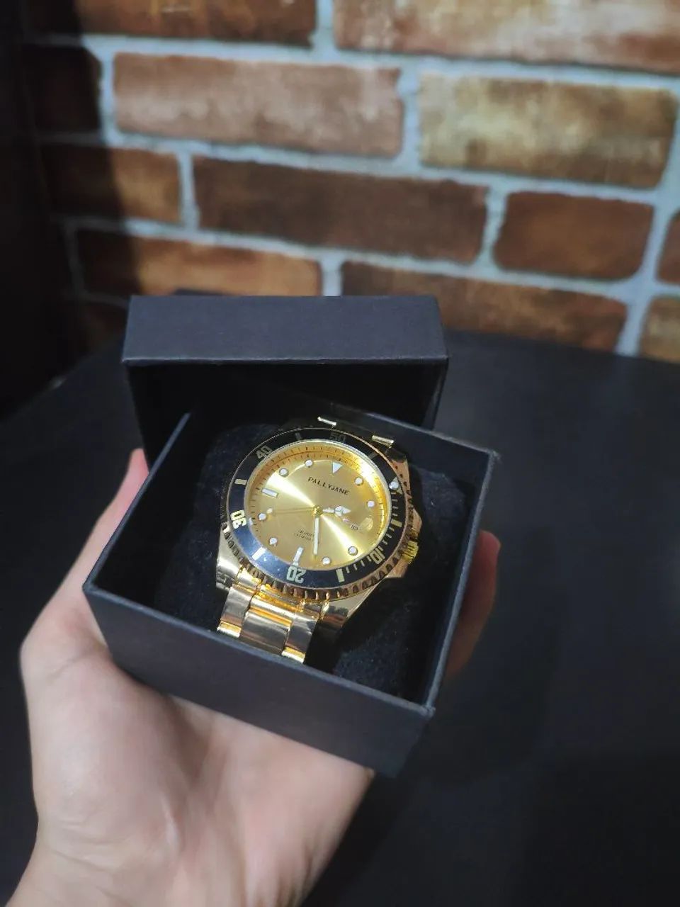 Relógio Dourado PallyJane Moderno 