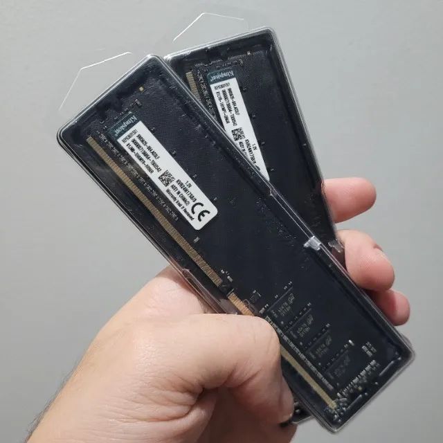Memória Ram 16GB DDR4 2400MHz CL 17 1.2V Kingston Value RAM Preta KVR24N17S8/8 ( 2 x 8GB )