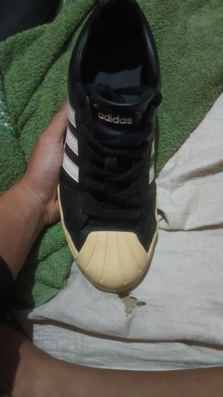 Tênis adidas