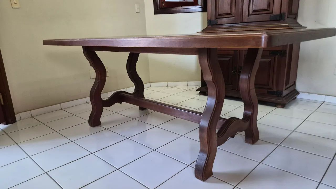 MESA DE MADEIRA MACIÇA 6 LUGARES