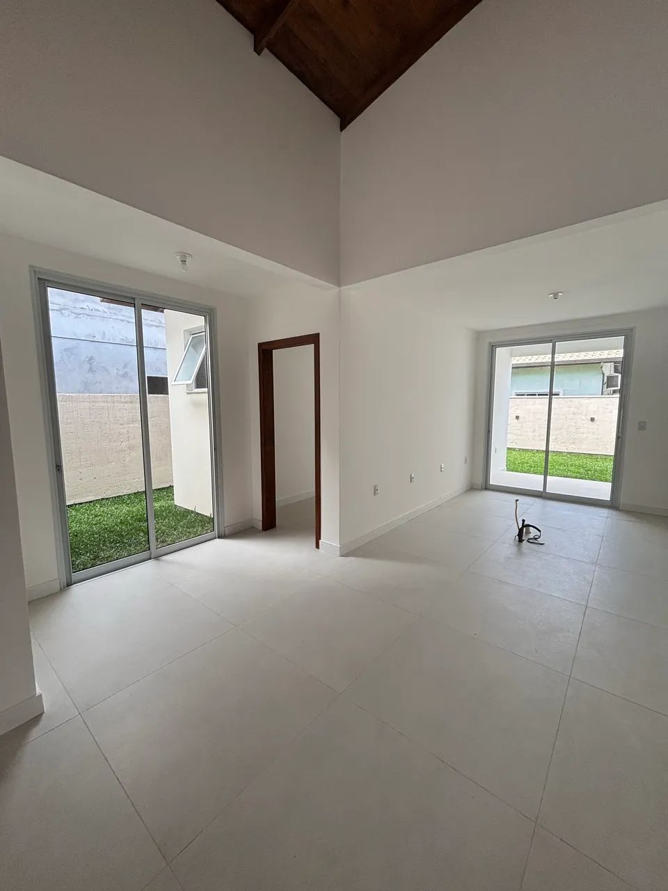 VENDO LINDA CASA NO RIO VERMELHO - FLORIANÓPOLIS  - Foto 5