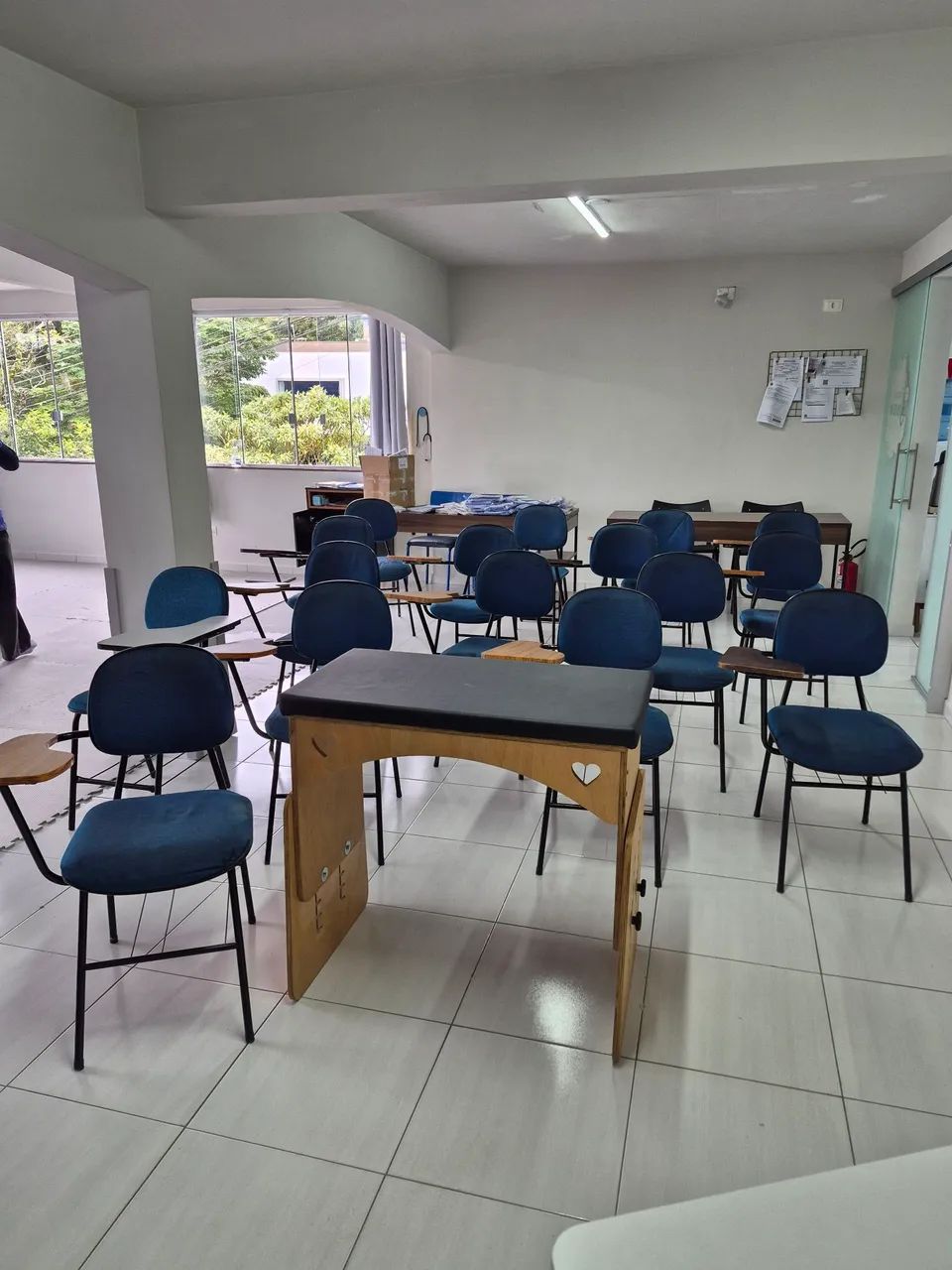 Cadeiras universitárias  - Foto 2
