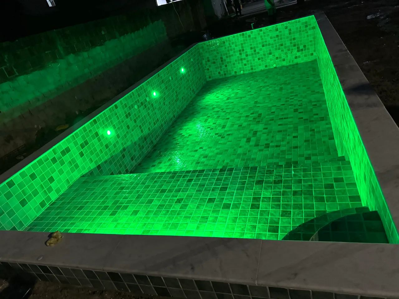 Construção e reforma de piscinas - Foto 2