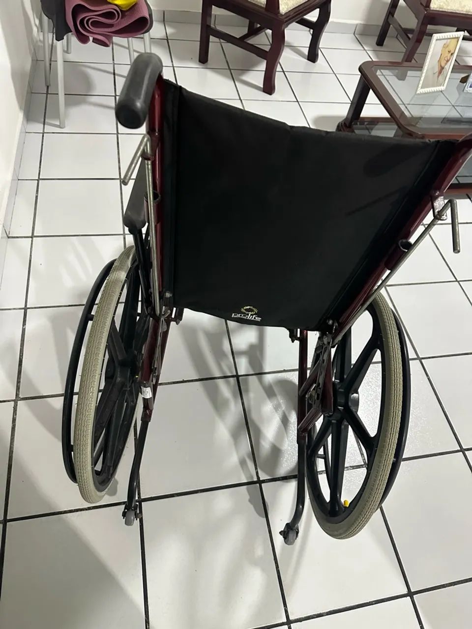 Cadeira de rodas articulada 