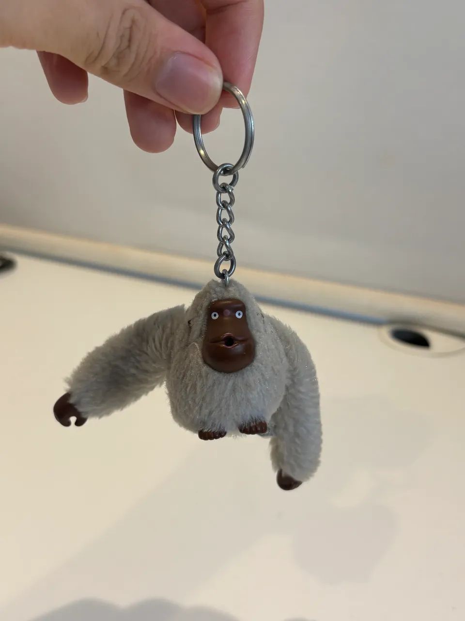 Chaveiro macaco Kipling cinza claro original - Foto 4