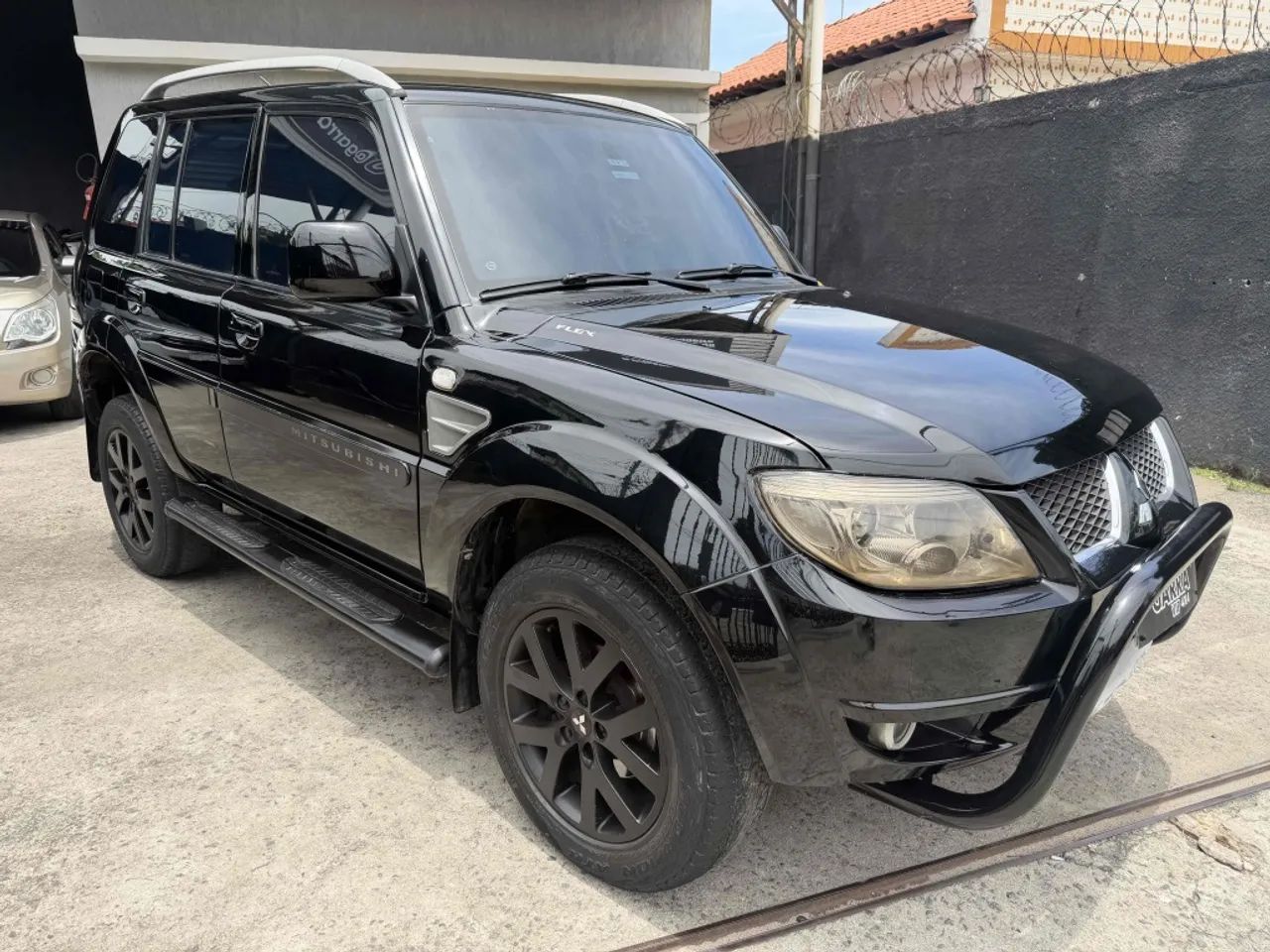 Mitsubishi Pajero 2011